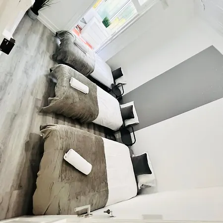 Rooms, Location For Tourists *