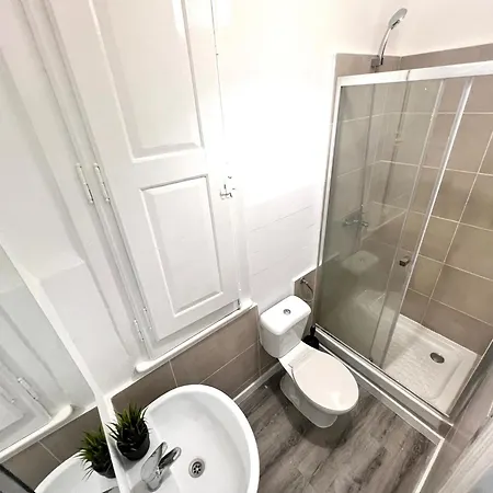 Rooms, Location For Tourists