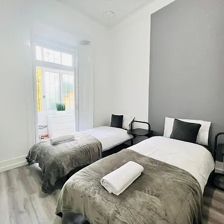 Rooms, Location For Tourists