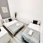 Hostel Rooms, Location For Tourists *