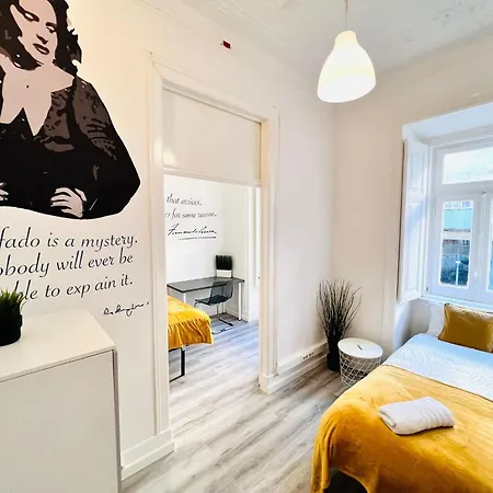 Hostel Rooms, Location For Tourists Lisbon