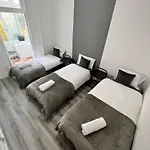 Rooms, Location For Tourists Hostel