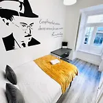 Hostel Rooms, Location For Tourists