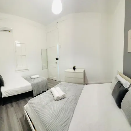 Albergue Rooms, Location For Tourists